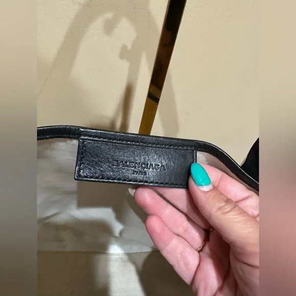Balenciaga Cabas Black Tote w/pouch - Picture 9 of 14